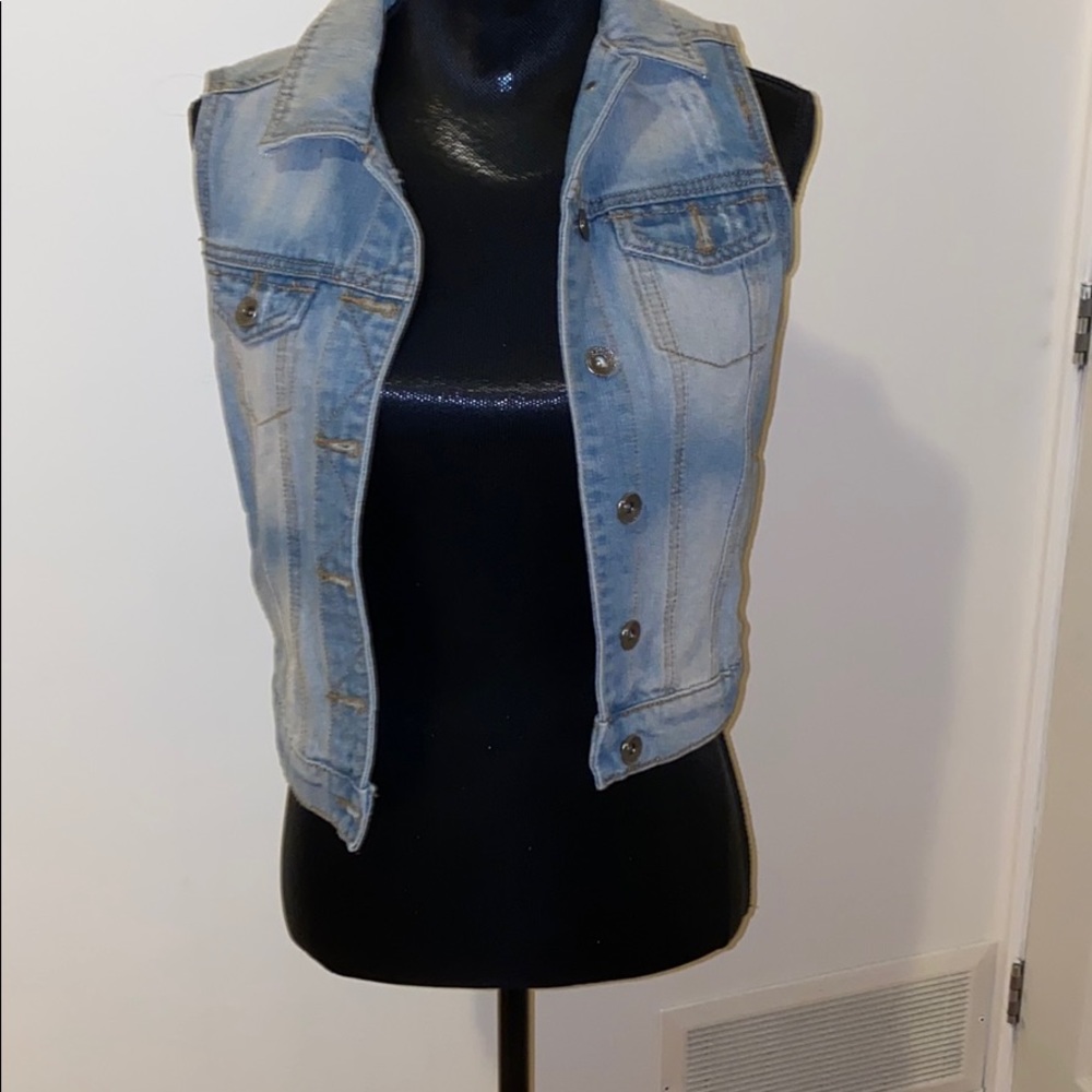 3 vest for 15$ size s